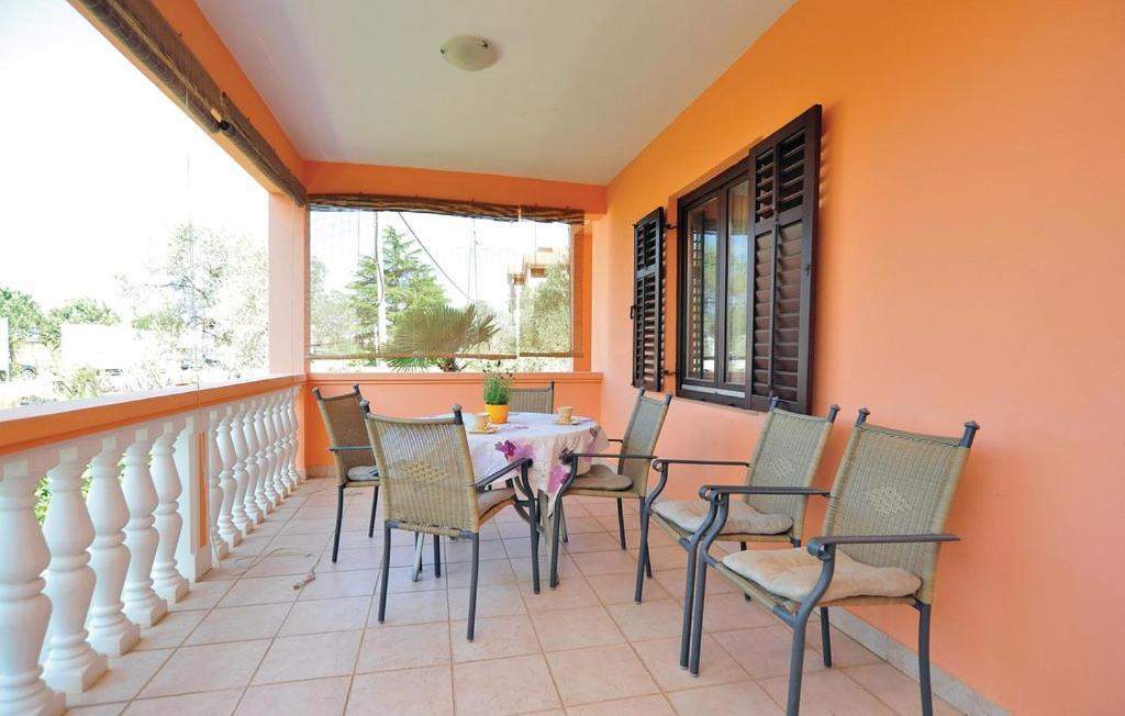 Apartment Devic